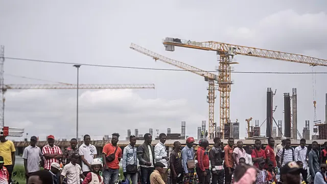 Ex-hoods drafted as builders to tackle Kinshasa litter